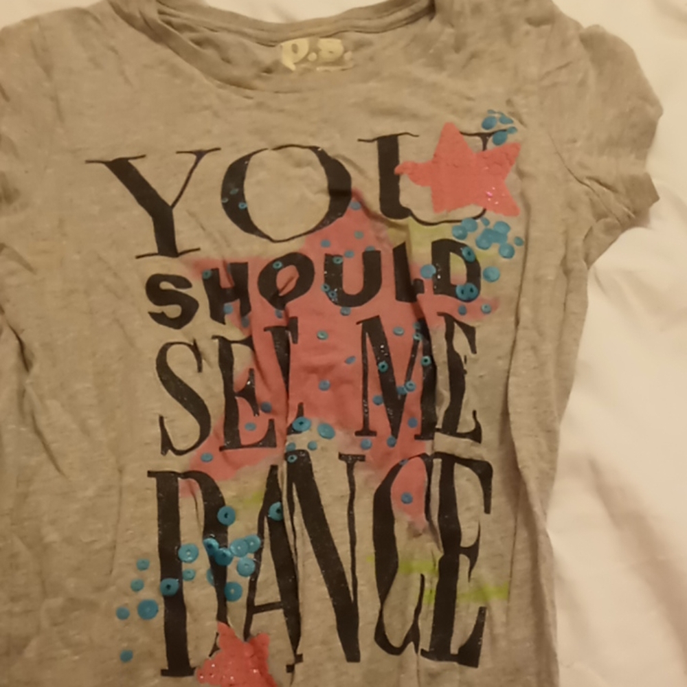 Girl's graphic tee